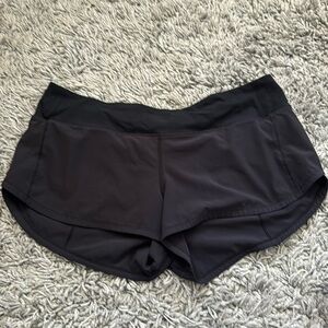 black lululemon shorts